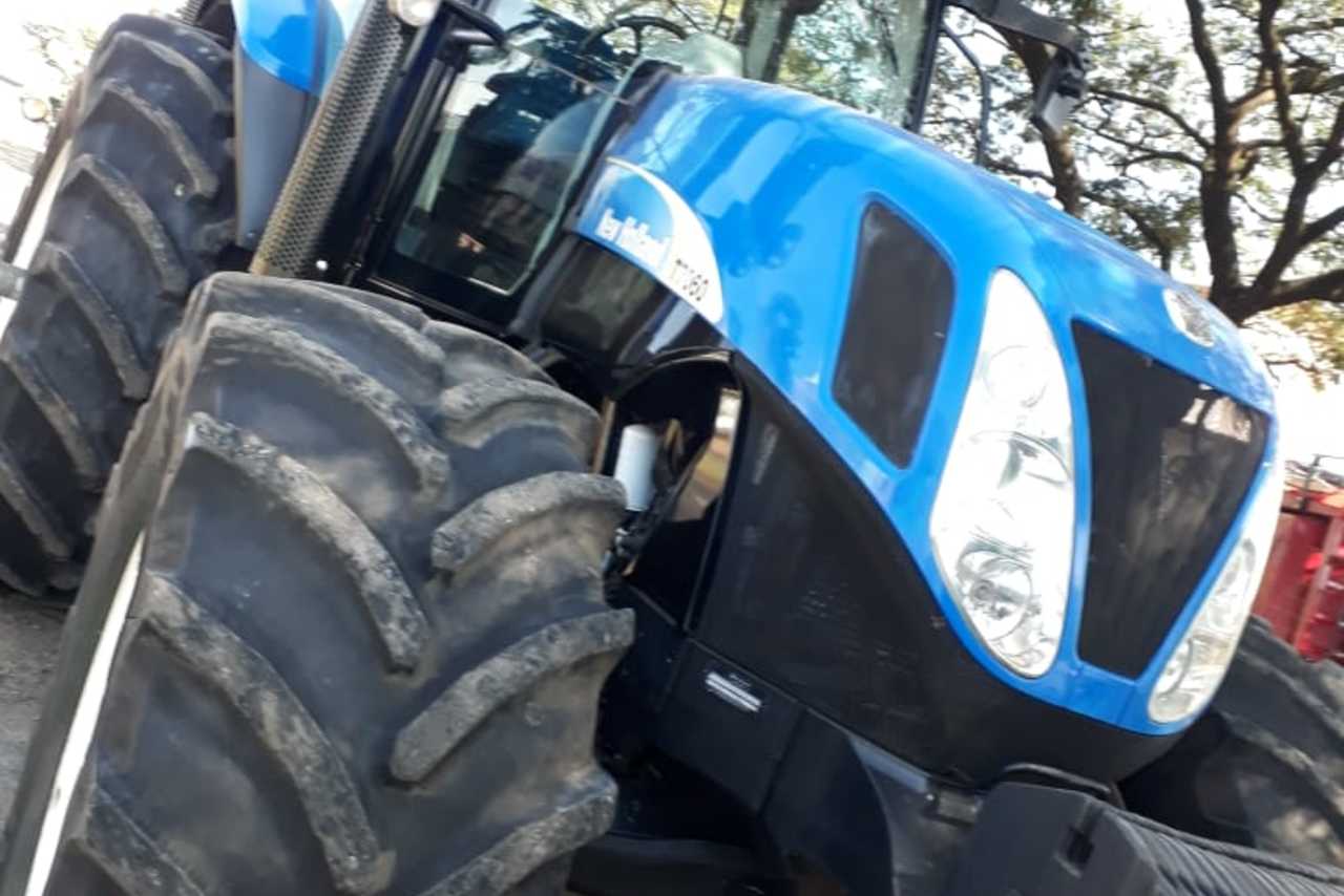 New Holland T7060 - 12 6