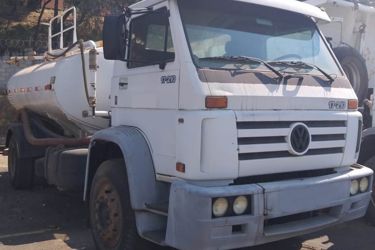 Volkswagen VW 17210 - 01/01 4
