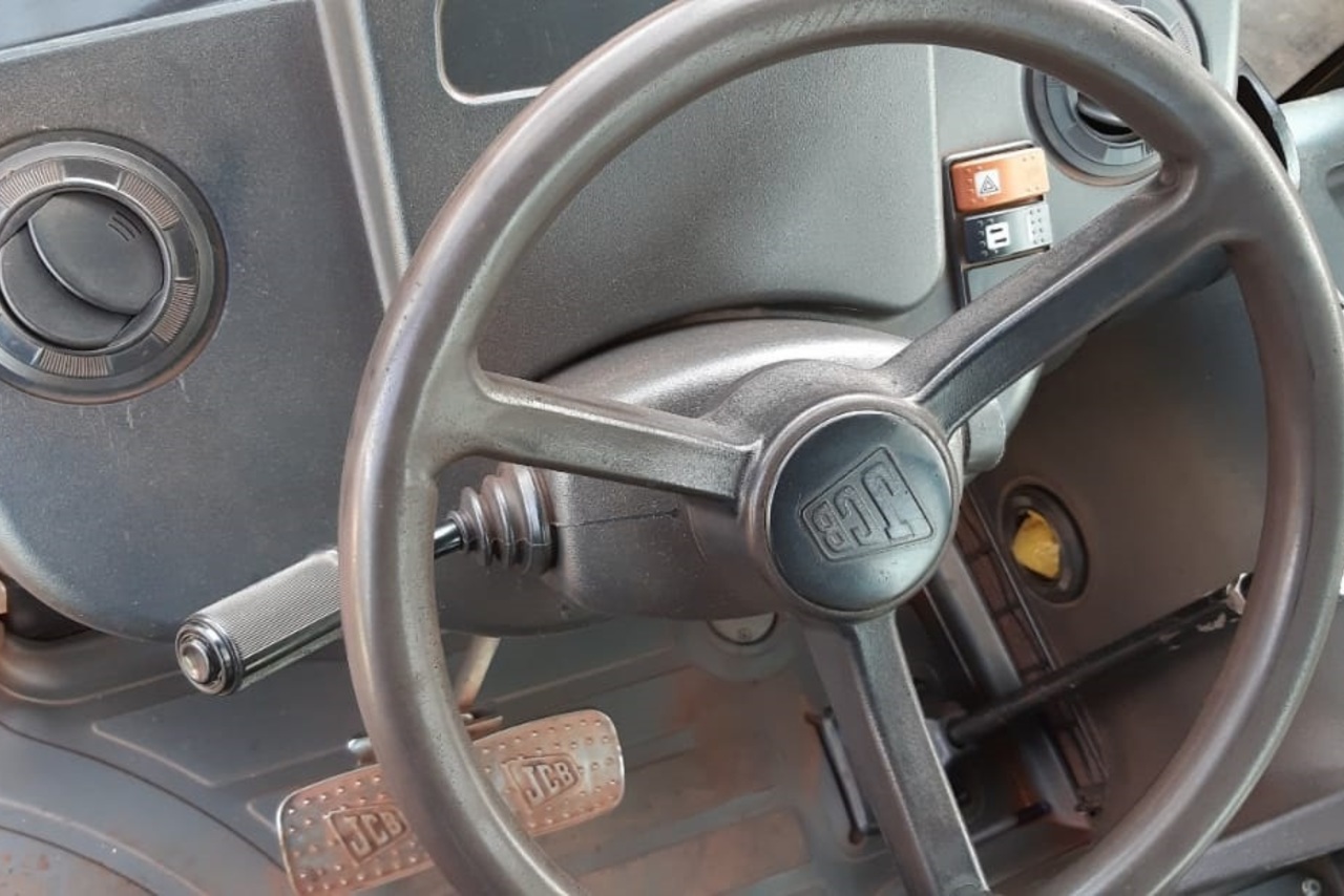 JCB 3C - 12/12 7