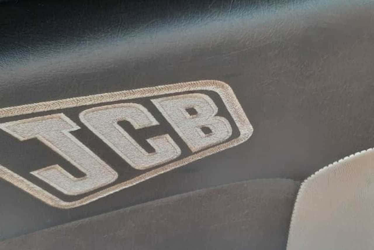 JCB 3C - 12/12 8