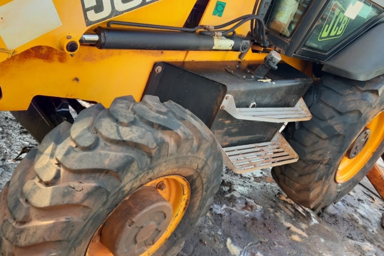 JCB 3C - 12/12 10