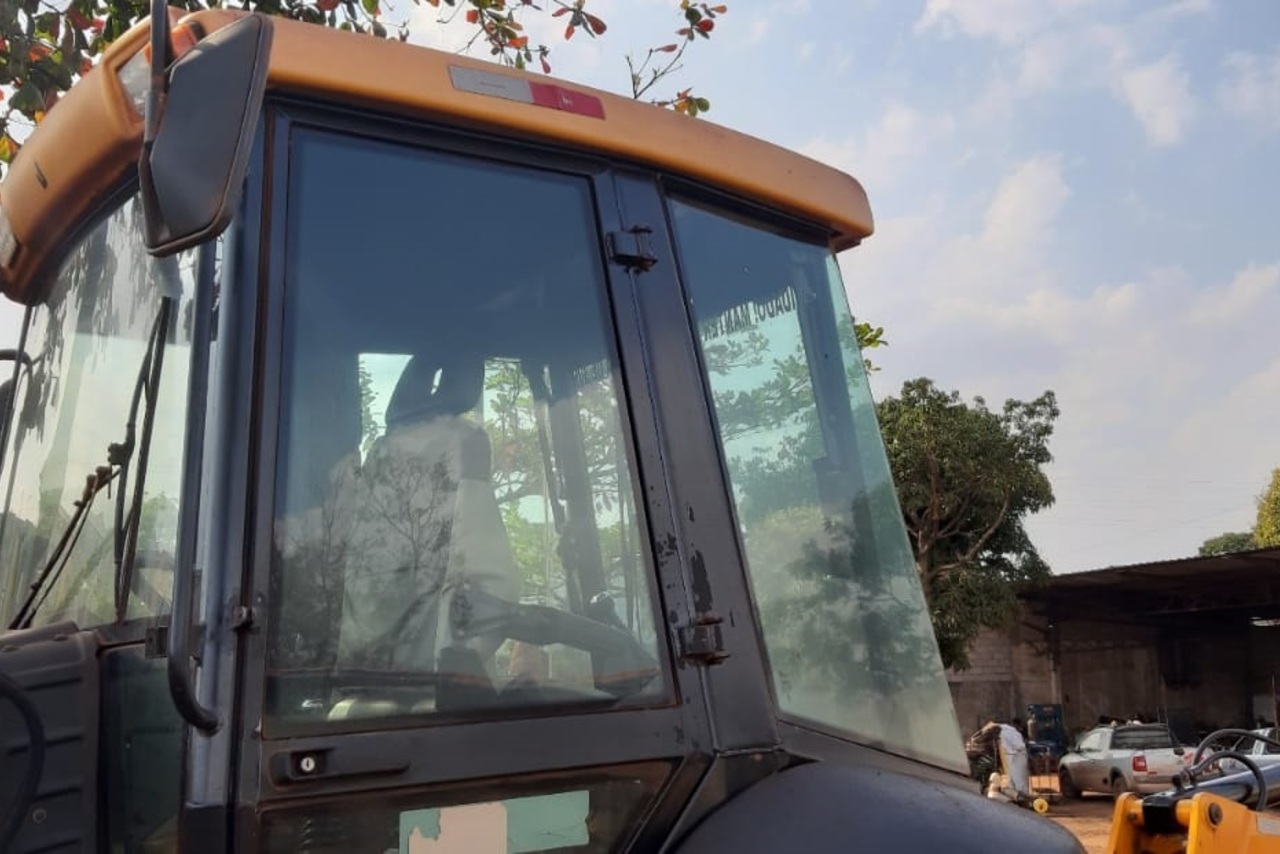 JCB 3C - 12/12 13
