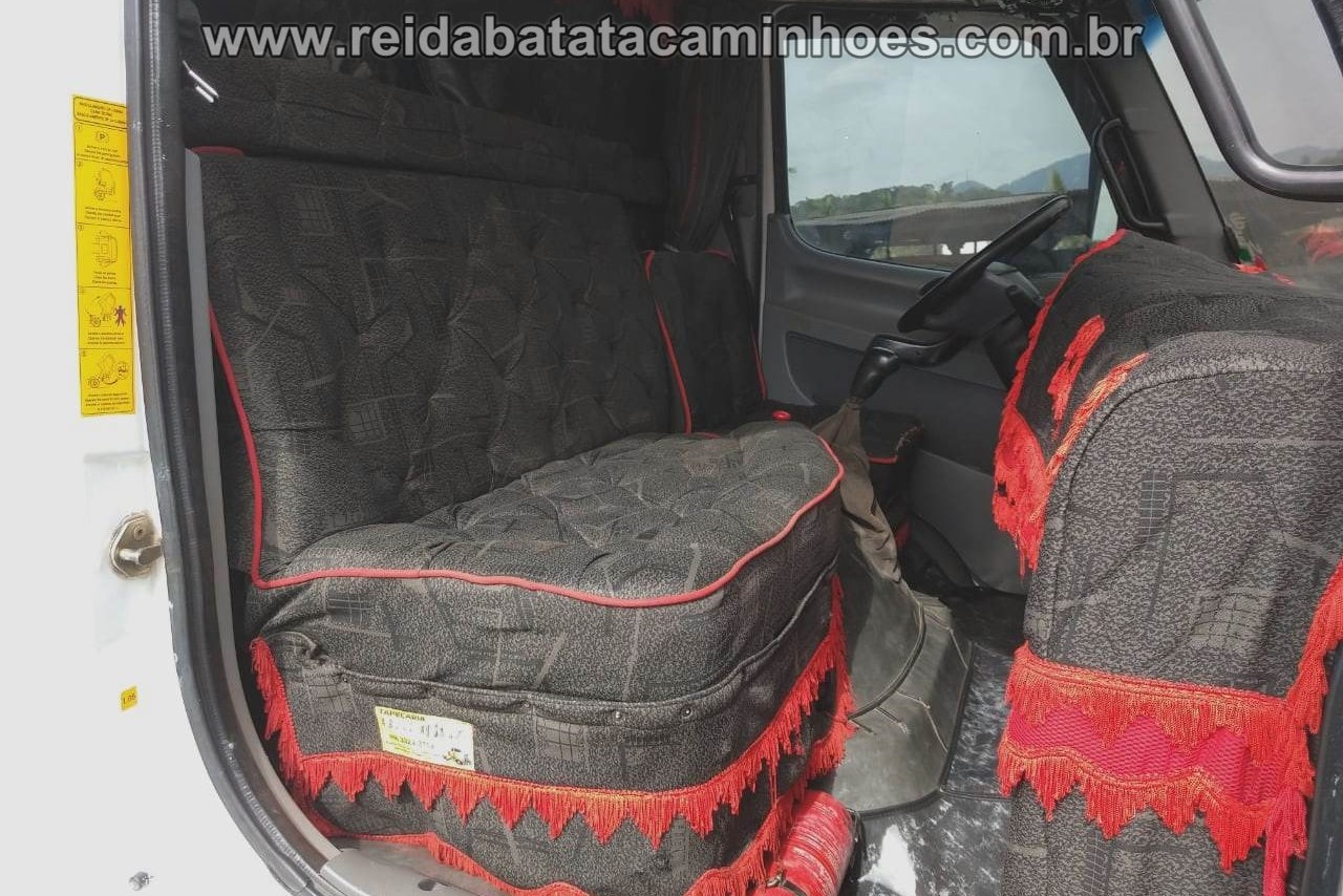Mercedes Benz Accelo 915 - 08/08 11