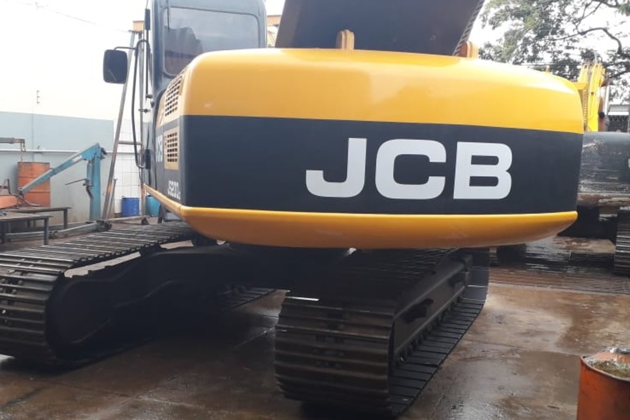 JCB JS200 LC - 10/11 2