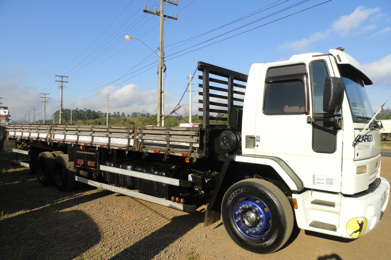Ford Cargo2422 - 08/09 3