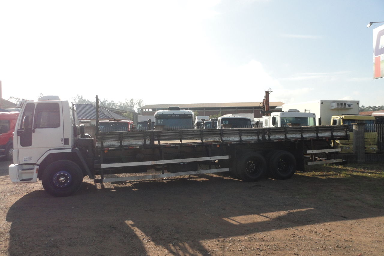 Ford Cargo2422 - 08/09 5