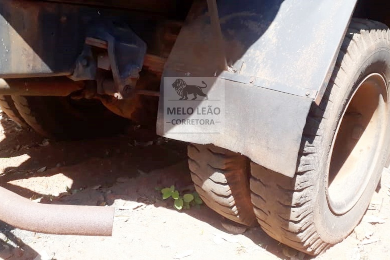 Ford F11000 - 82/82 10