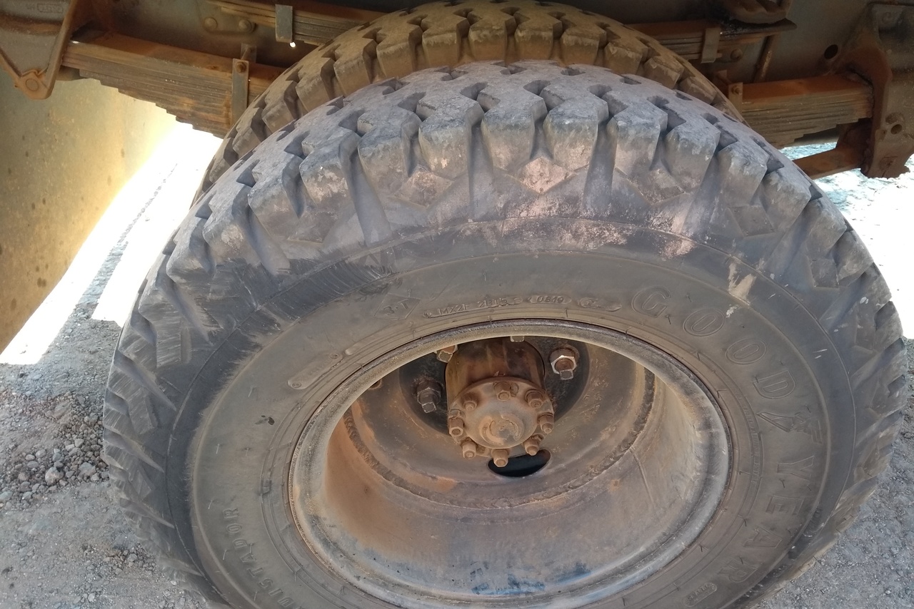 Ford F11000 - 84/85 9
