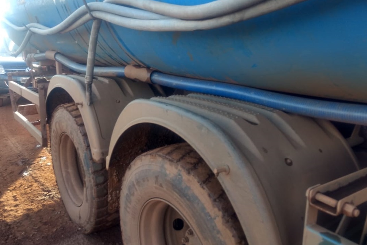 Volkswagen 31-330 E Constellation 6x4 - 13/13 3