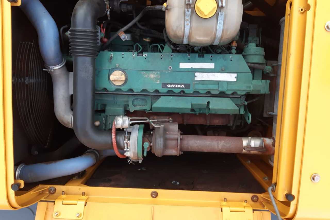 Volvo EC210B - 12/12 2
