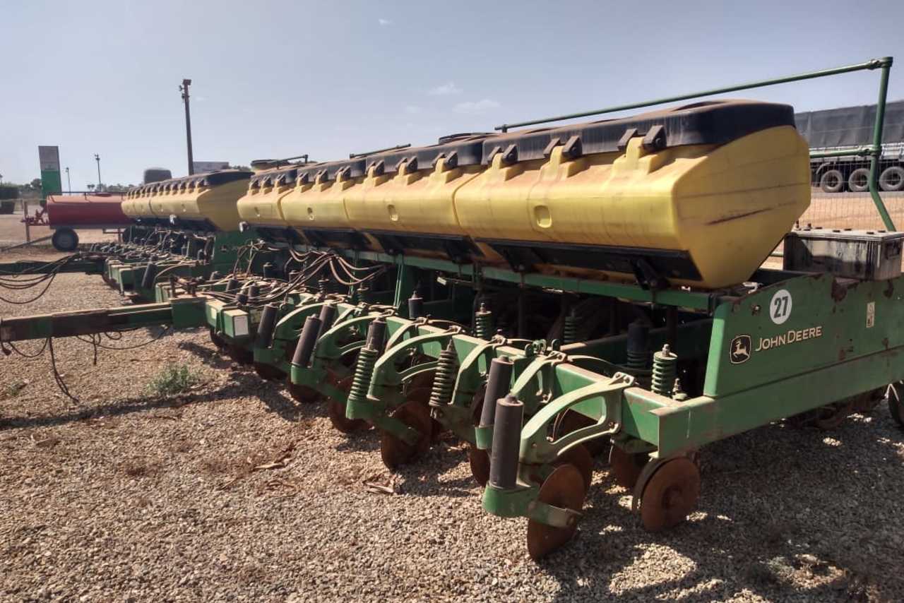 John Deere  2115 - 20/08 8