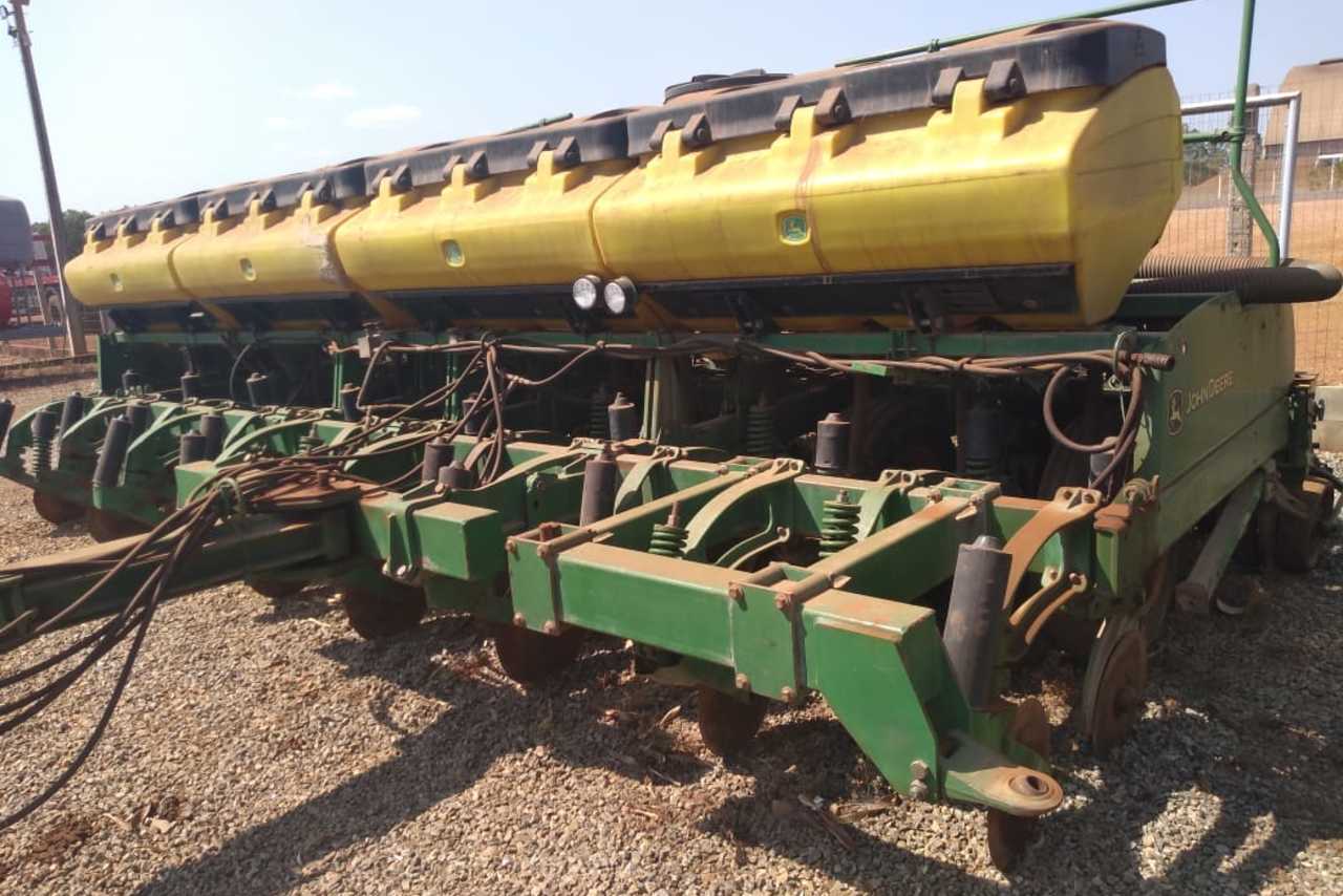 John Deere  2115 - 20/08 9