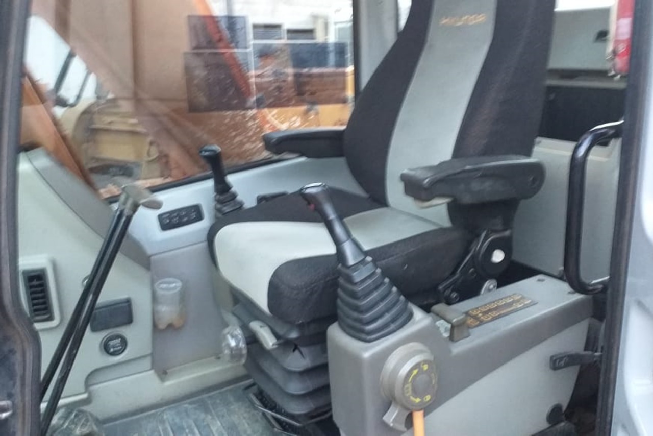 Hyundai R210LC-7 - 11/11 2