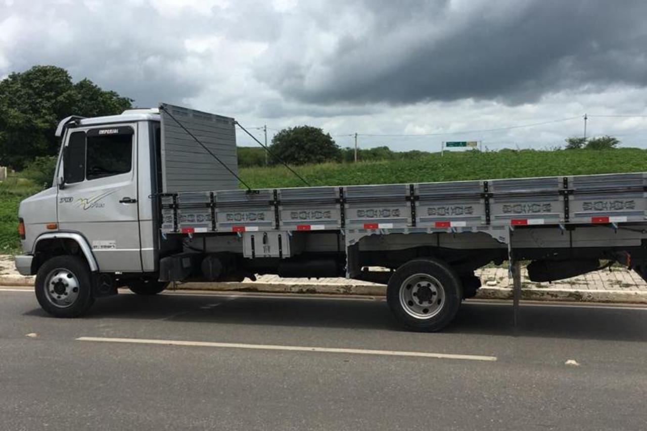 Mercedes Benz MB 710 - 09/09 2