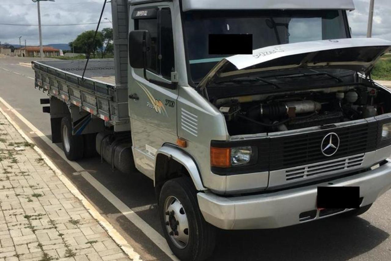 Mercedes Benz MB 710 - 09/09 5