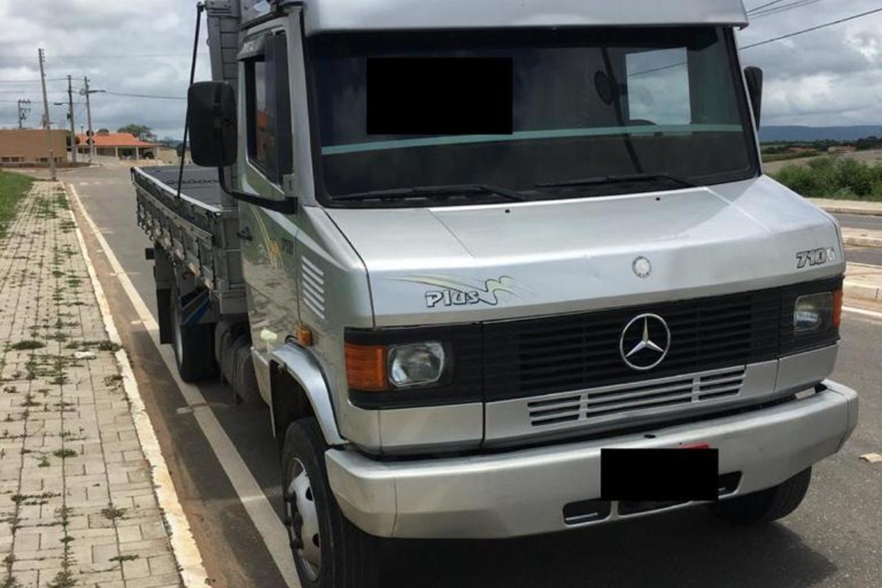 Mercedes Benz MB 710 - 09/09 10