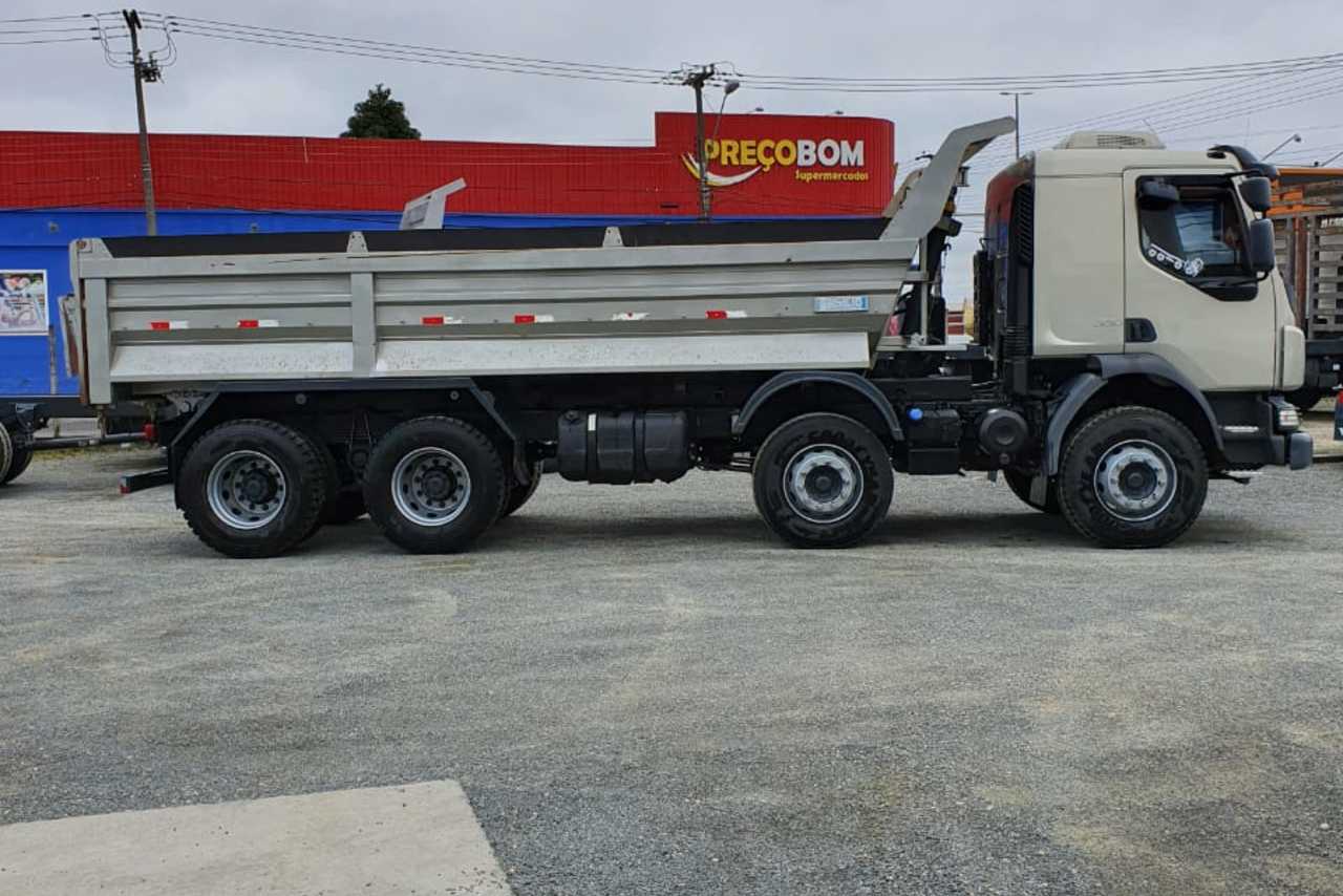 Volvo VM330 - 14/14 4