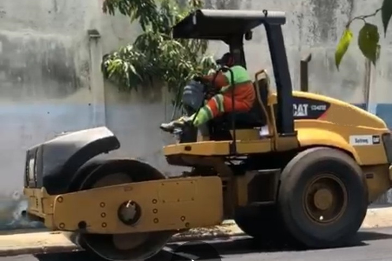 Caterpillar CS423 - 08/08 2