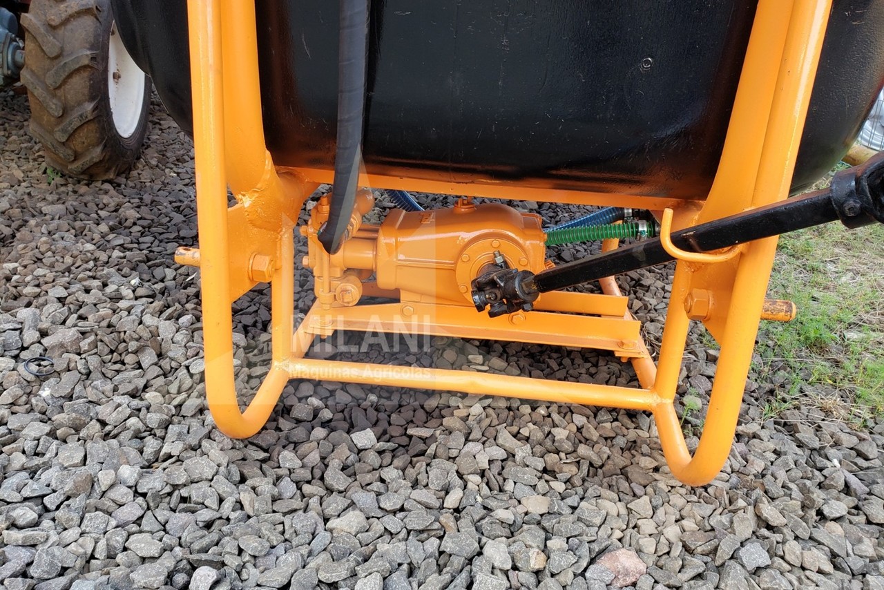 Jacto 600L -  4