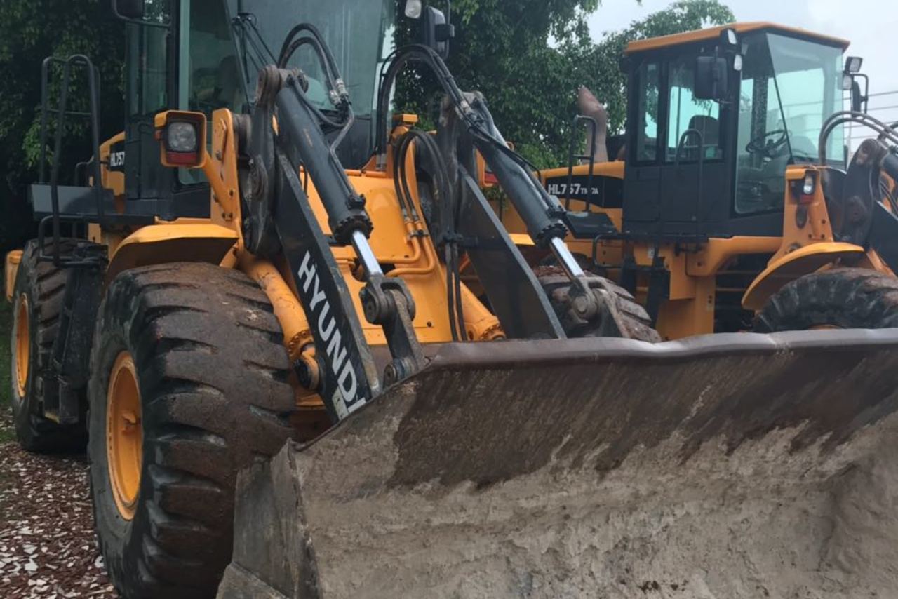 Hyundai 757-7 - 12/12 3