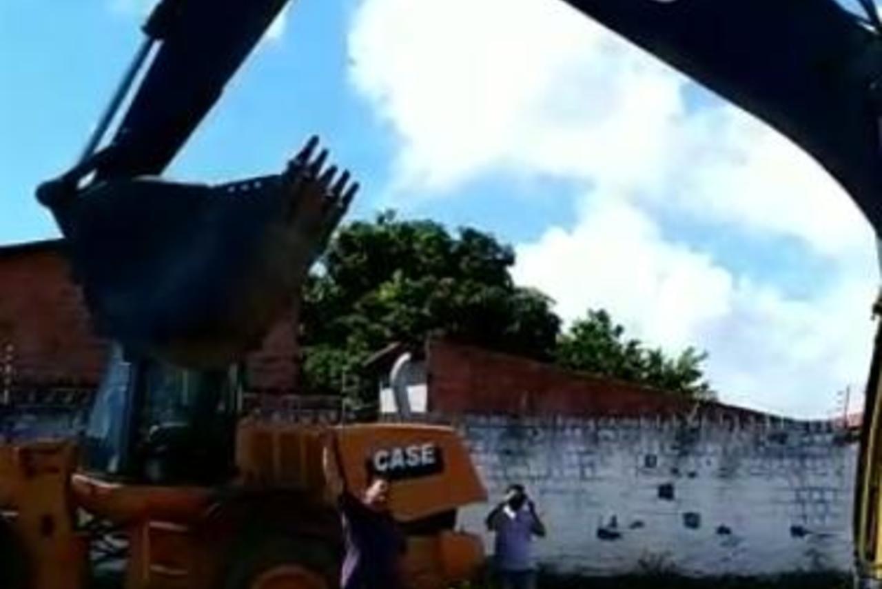 Volvo EC210 - 12/12 2