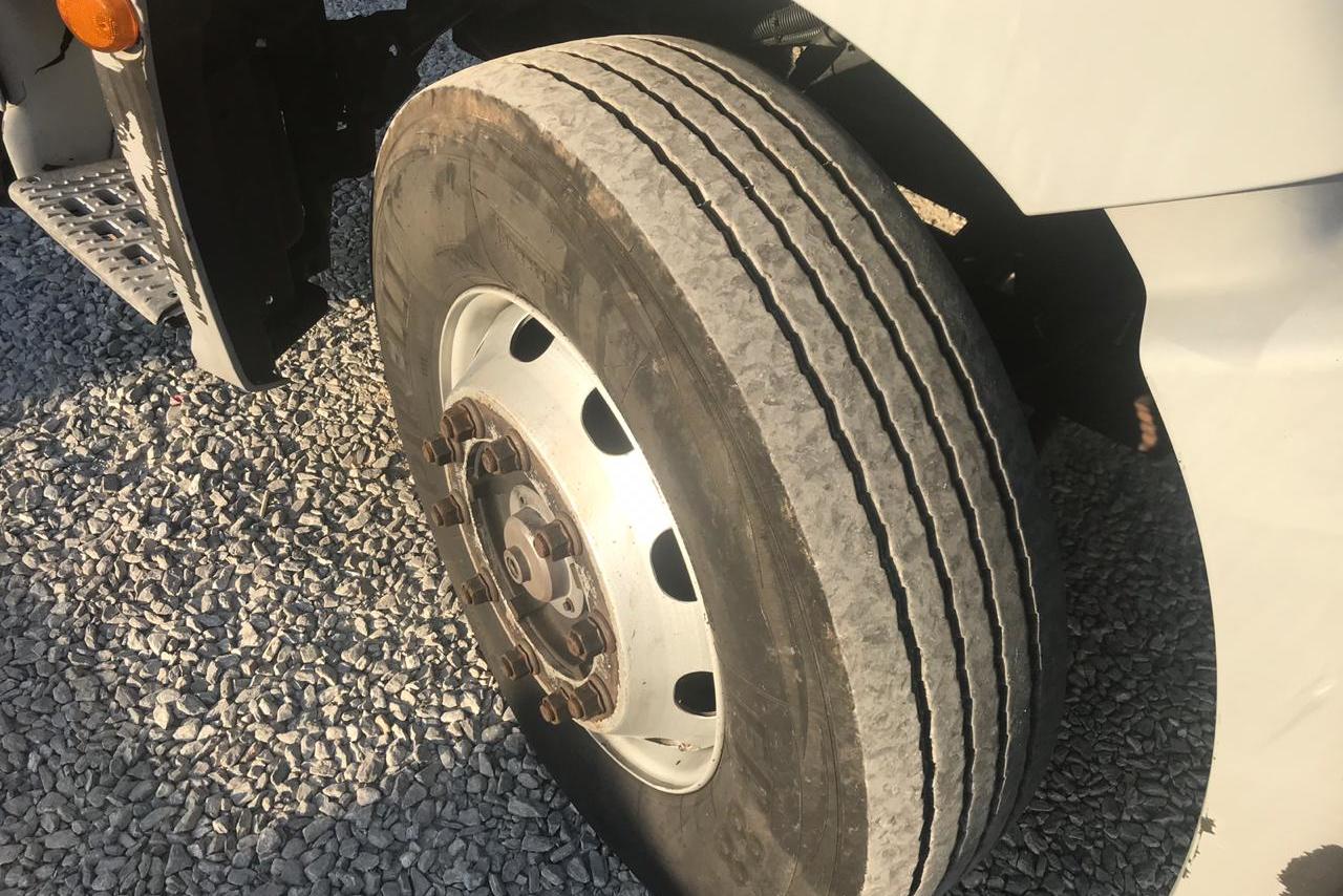 Volkswagen 24-250 E Constellation 3-Eixos - 10/10 7