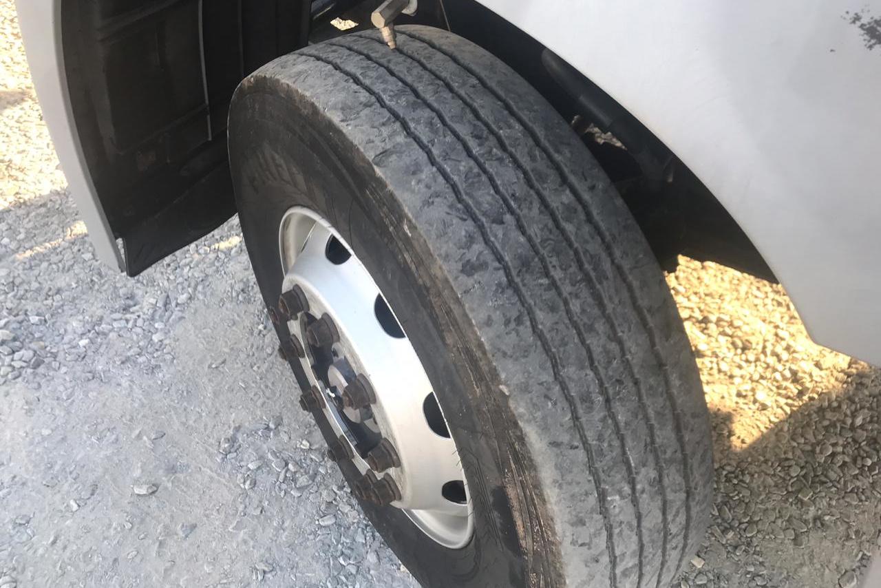 Volkswagen 24-250 E Constellation 3-Eixos - 10/10 8