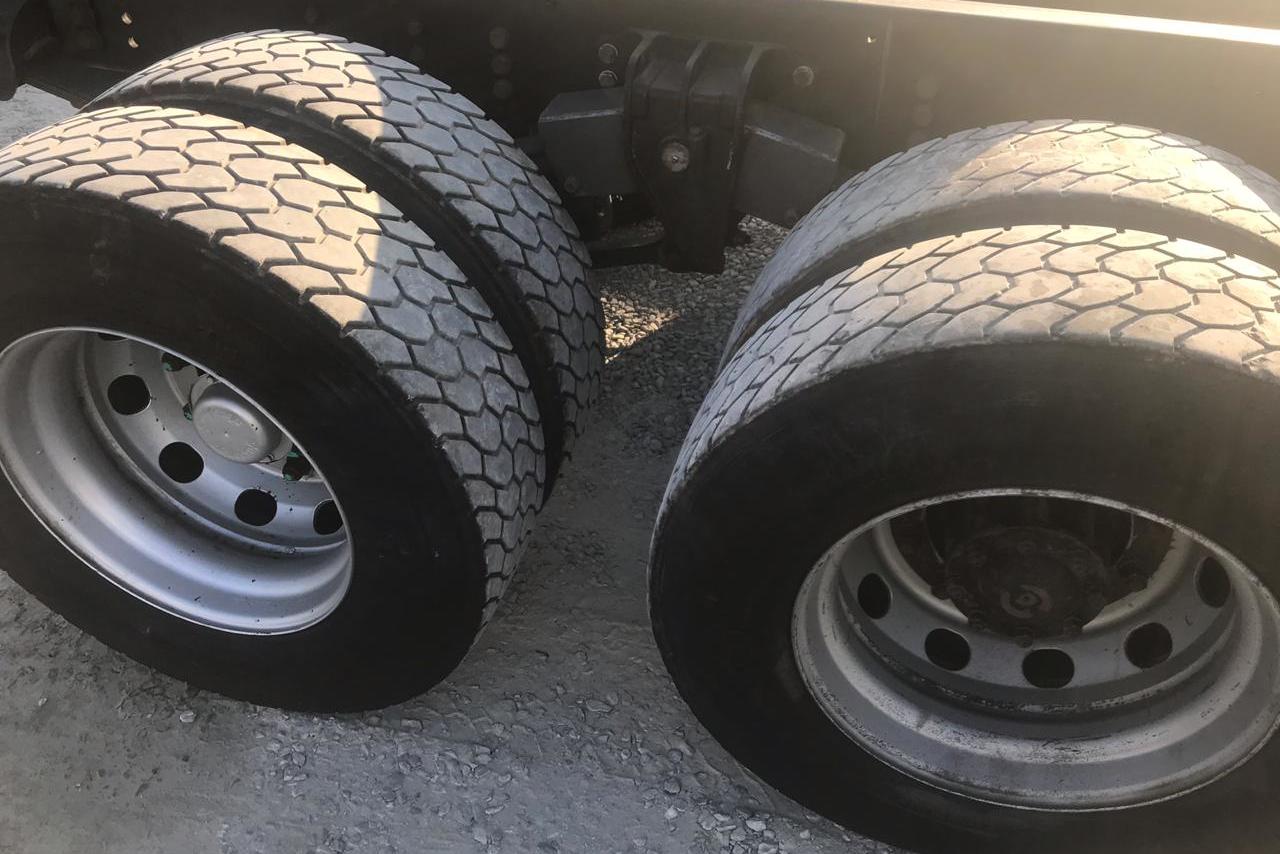 Volkswagen 24-250 E Constellation 3-Eixos - 10/10 9