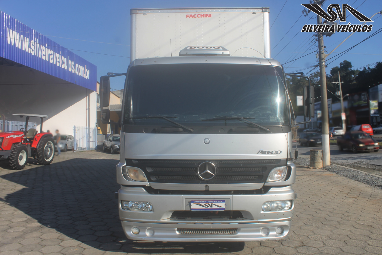Mercedes Benz Atego 2425 - 08/09 4