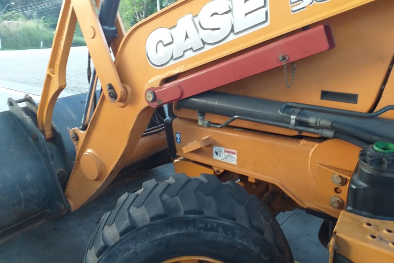 Case 580N - 12/12 8