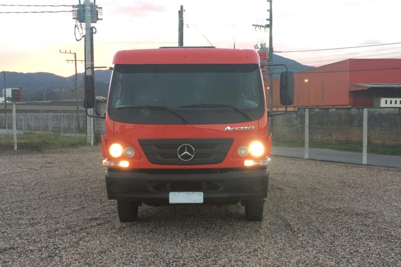 Mercedes Benz Accelo 815 - 13/13 4