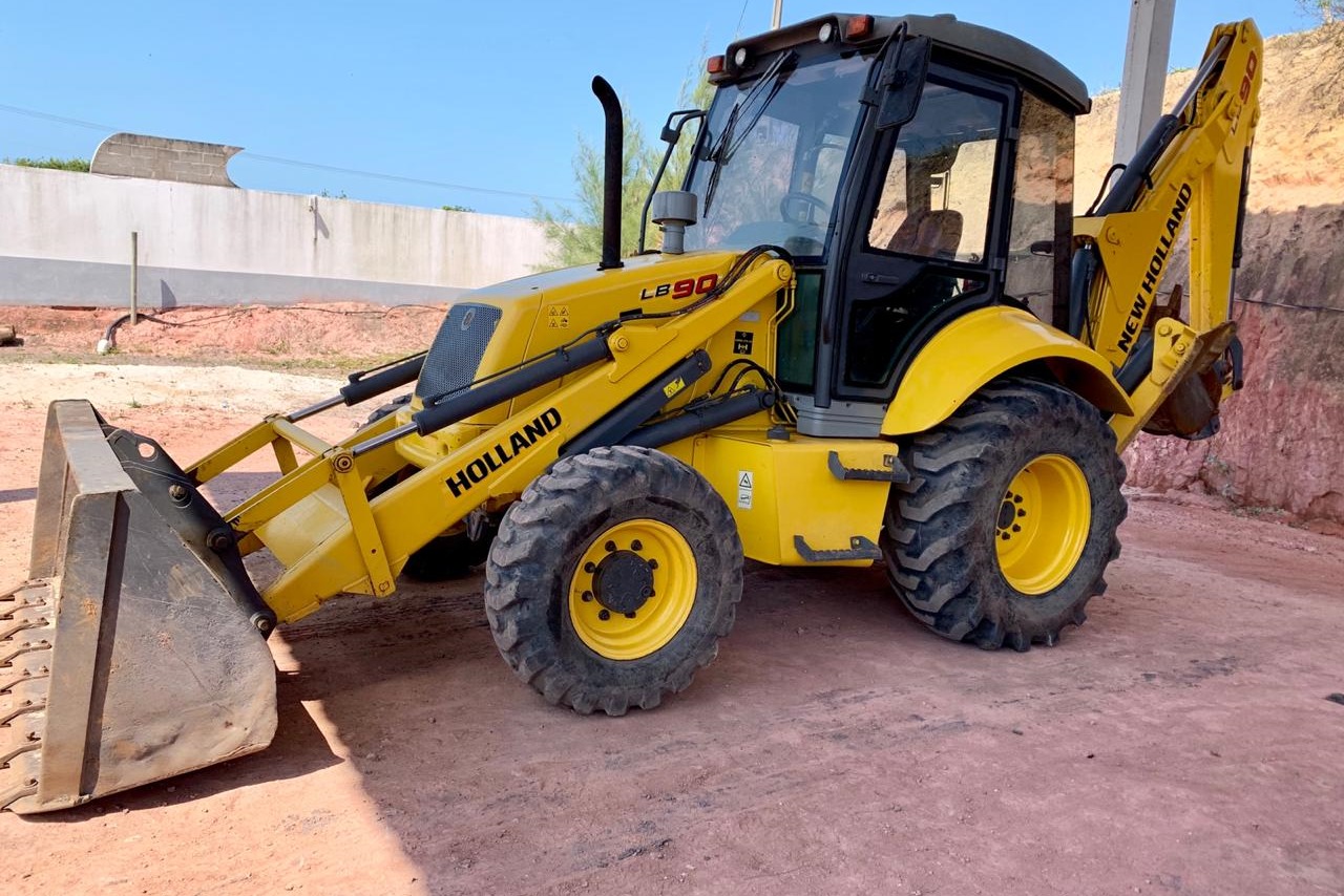 New Holland  LB90 - 11/11 2