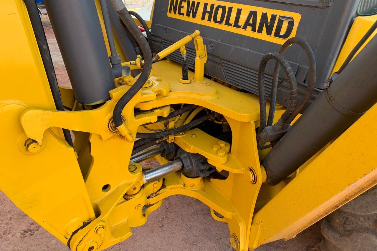 New Holland  LB90 - 11/11 6