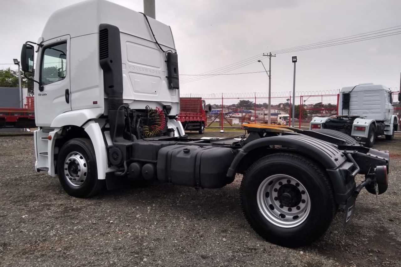 Volkswagen 19-320 Titan - 08/08 4