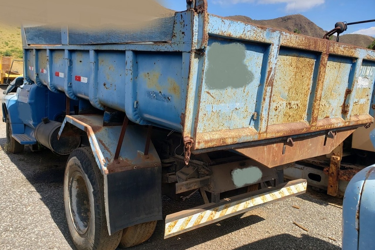 Ford F13000 - 85/85 8
