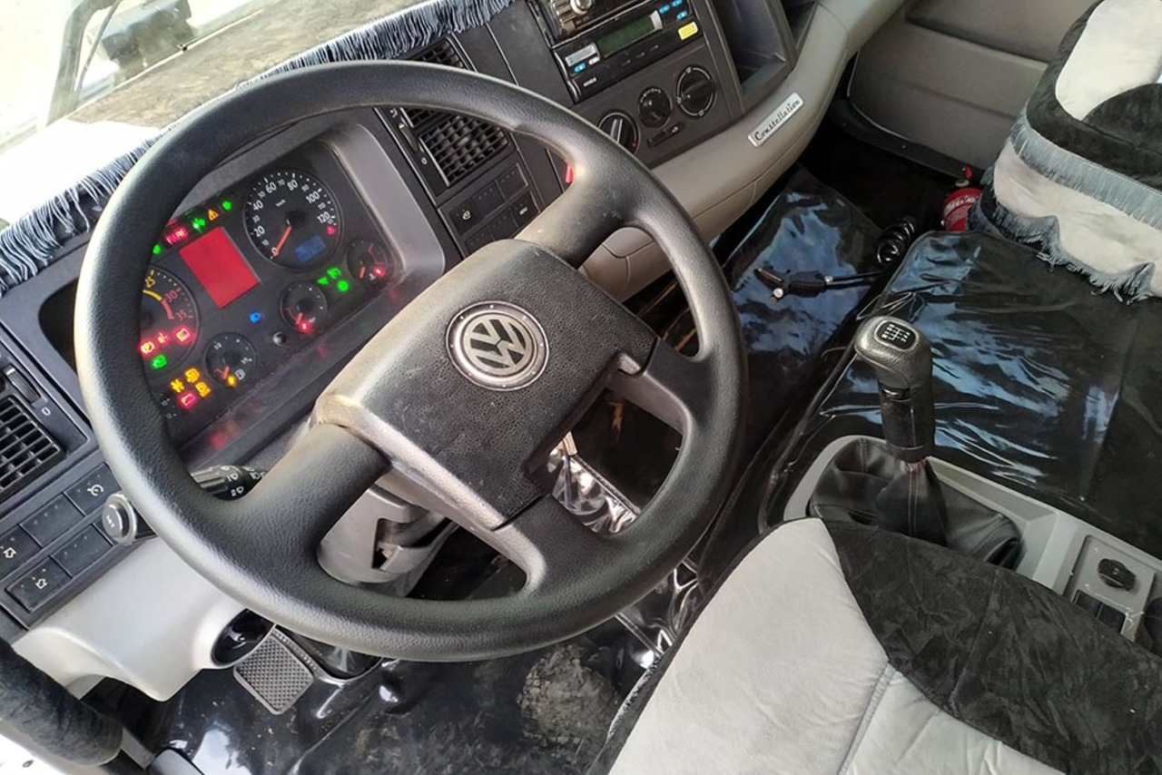 Volkswagen 24-250 E Constellation 3-Eixos - 08/09 6