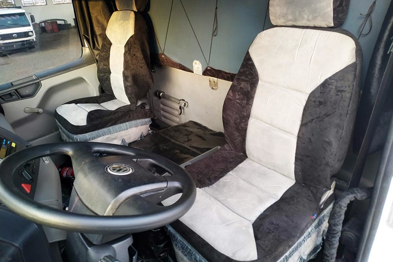 Volkswagen 24-250 E Constellation 3-Eixos - 08/09 7