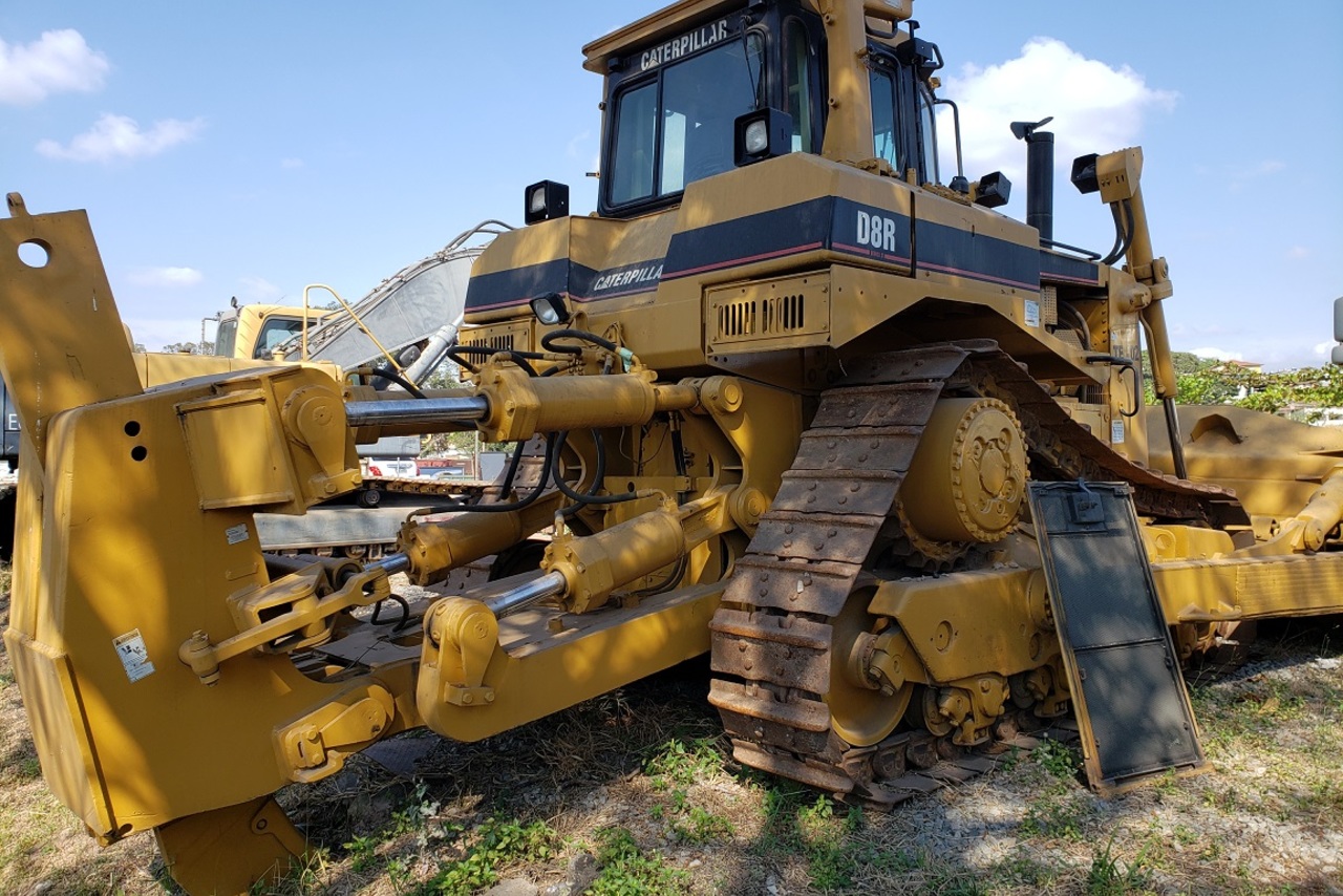 Caterpillar  D8 - 04/04 4
