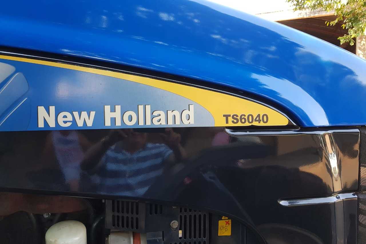 New Holland TS 6040 - 12/12 4