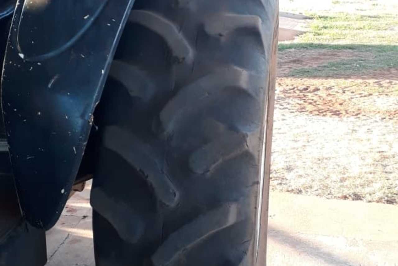 New Holland TS 6040 - 12/12 10