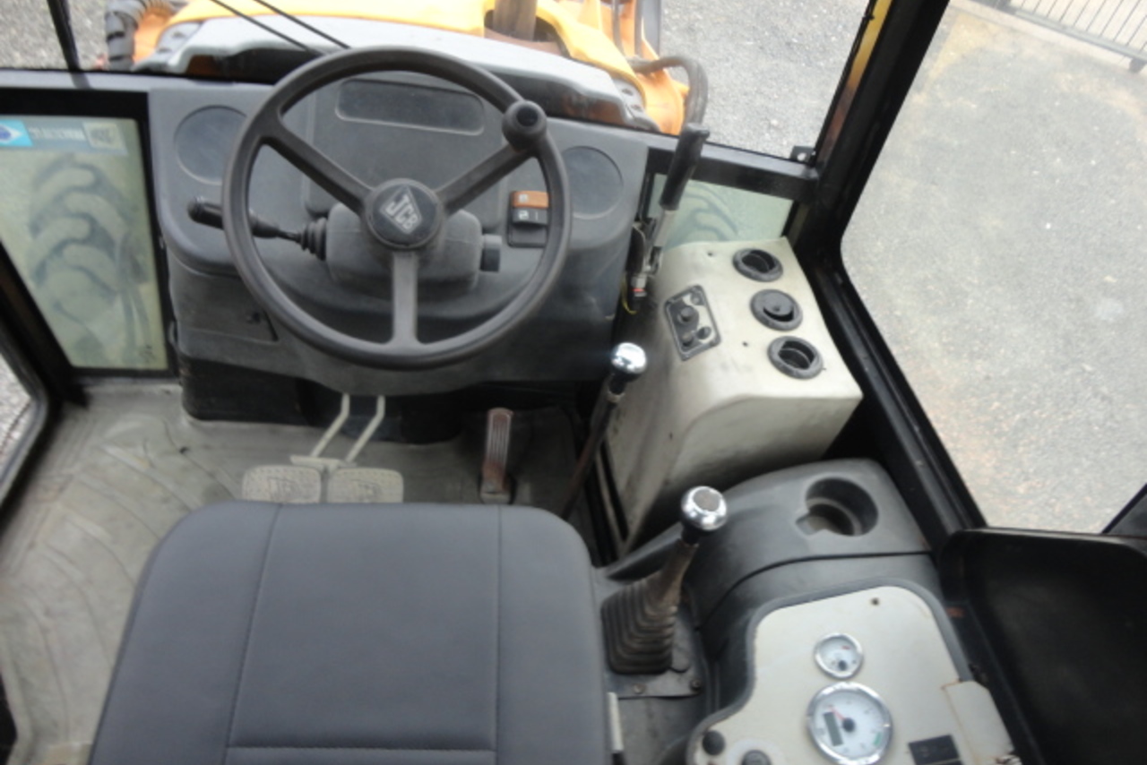 JCB 3C - 12/12 13