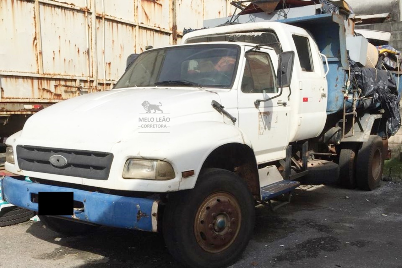 Ford F12000 - 95/95 4