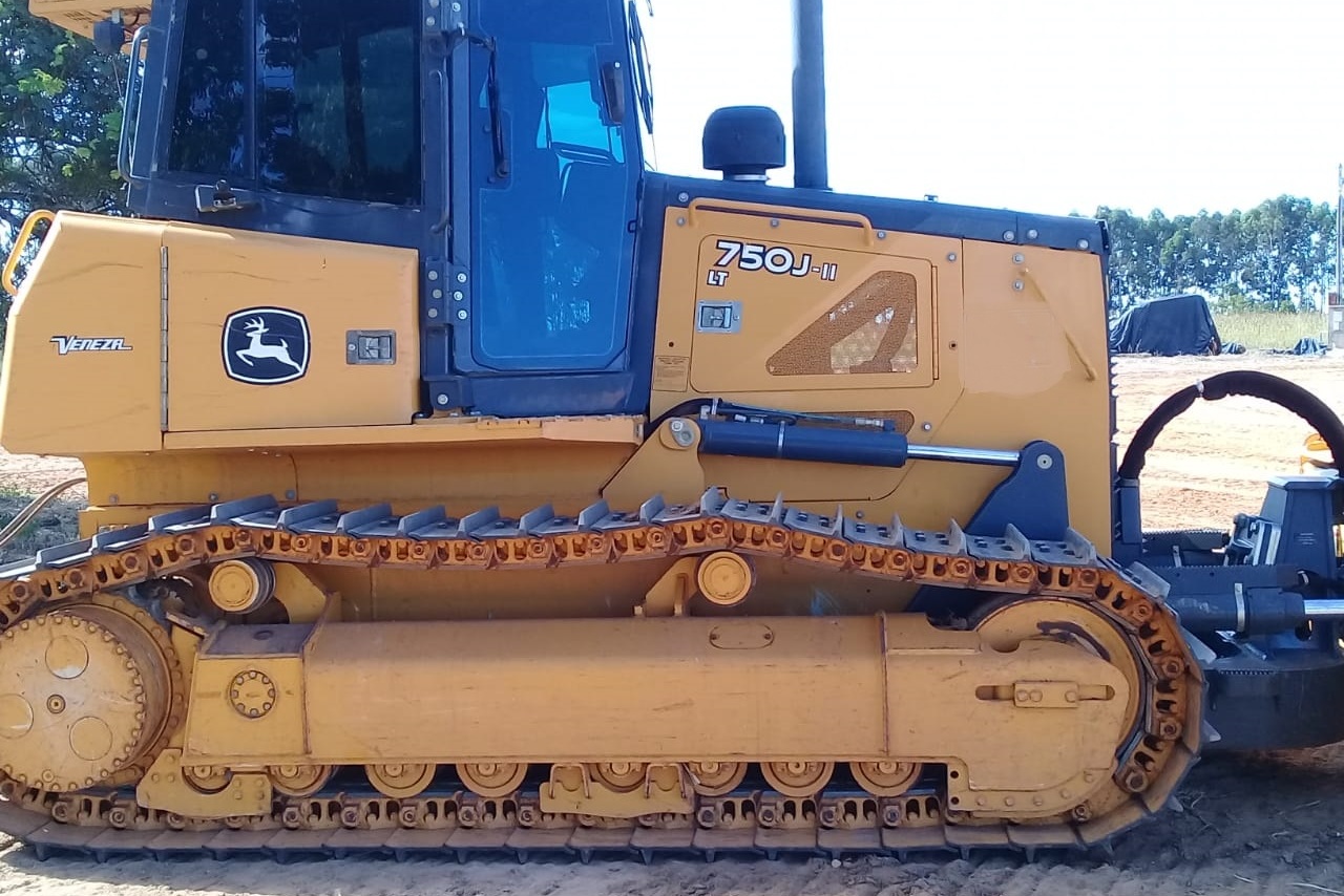 John Deere 750J - 18/18 8