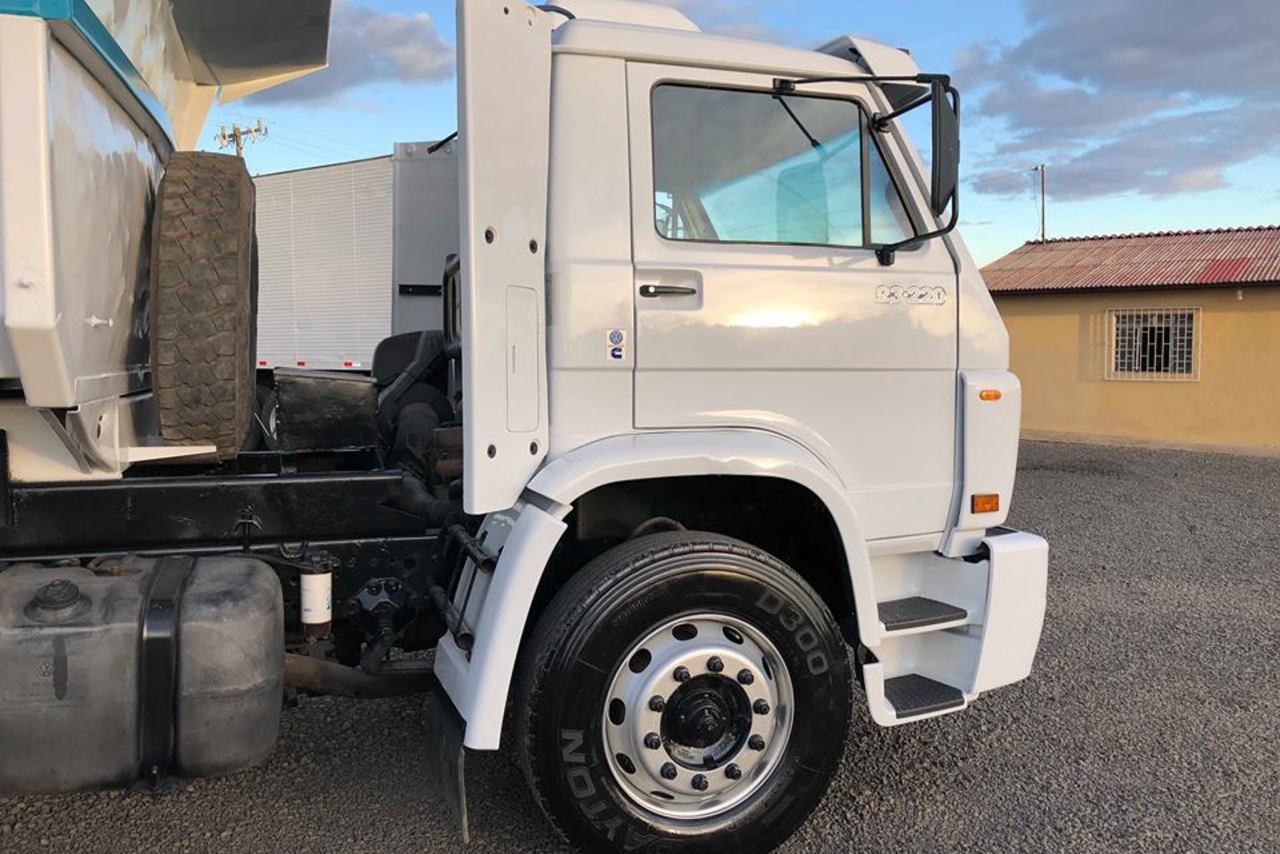 Volkswagen 23 220 - 03/03 5