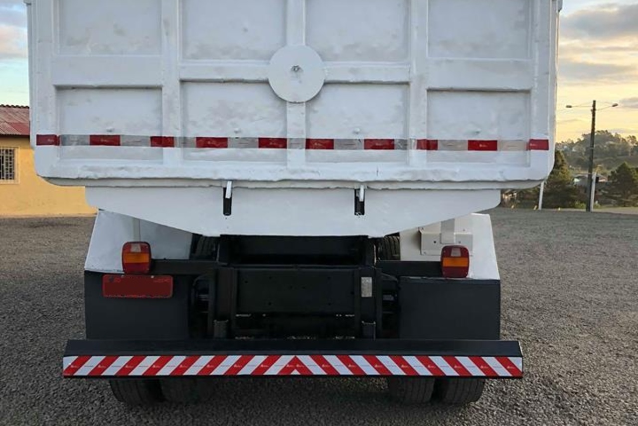Volkswagen 23 220 - 03/03 6