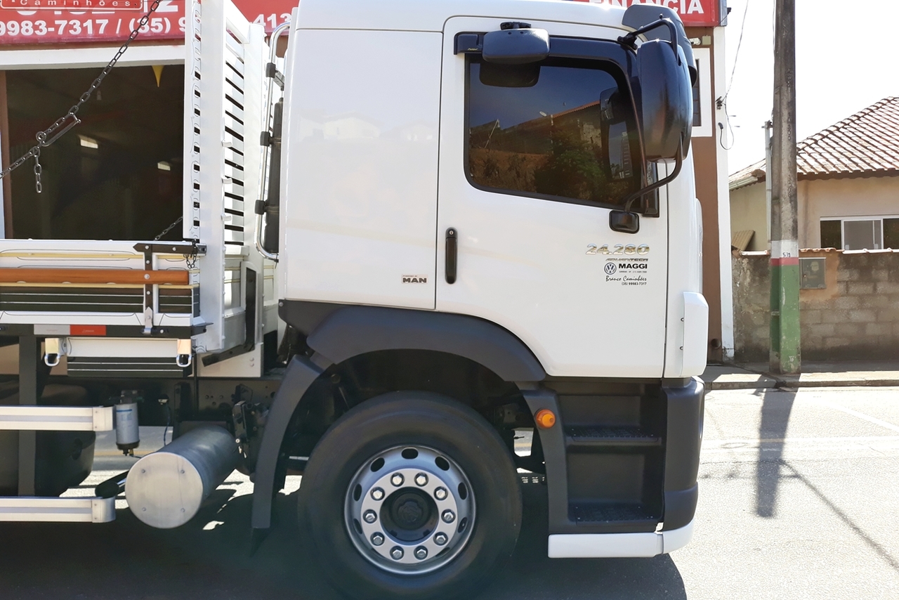 Volkswagen 24-280 E Constellation 6x2 - 14/14 9