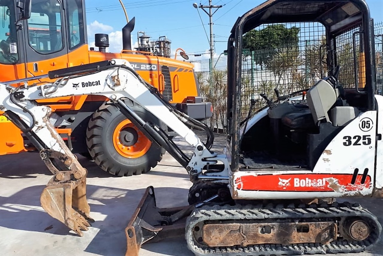 Bobcat 325 - 09/09 4