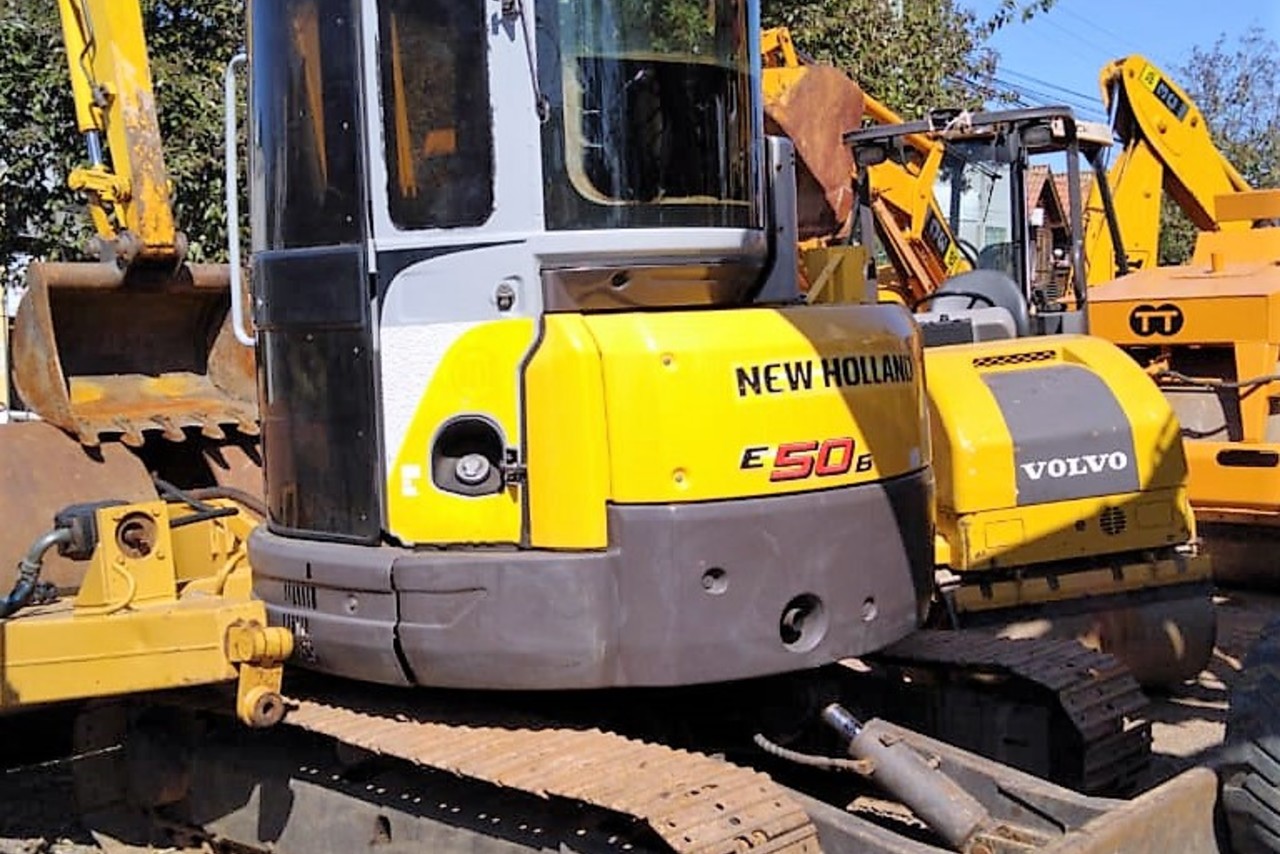 New Holland E50B - 12/12 3