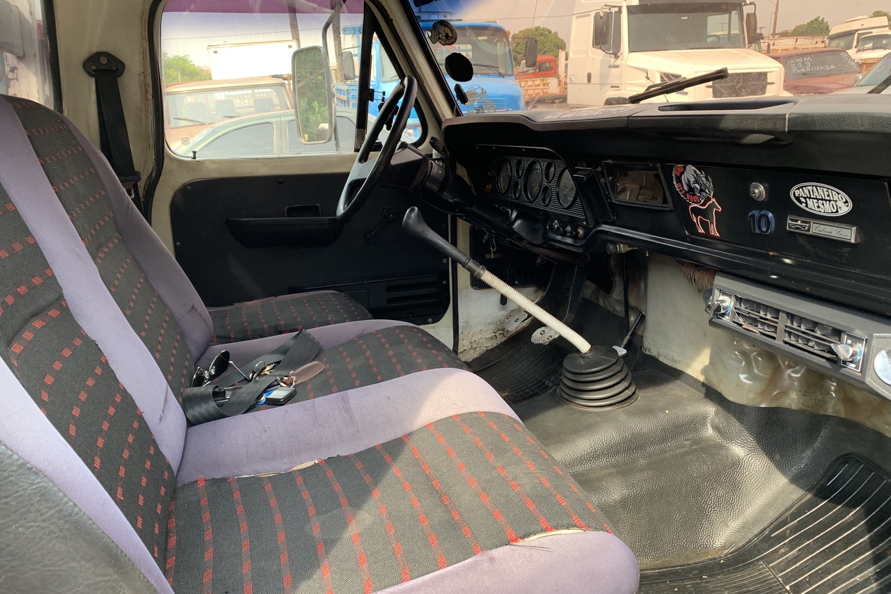 Ford F4000 - 83/83 4