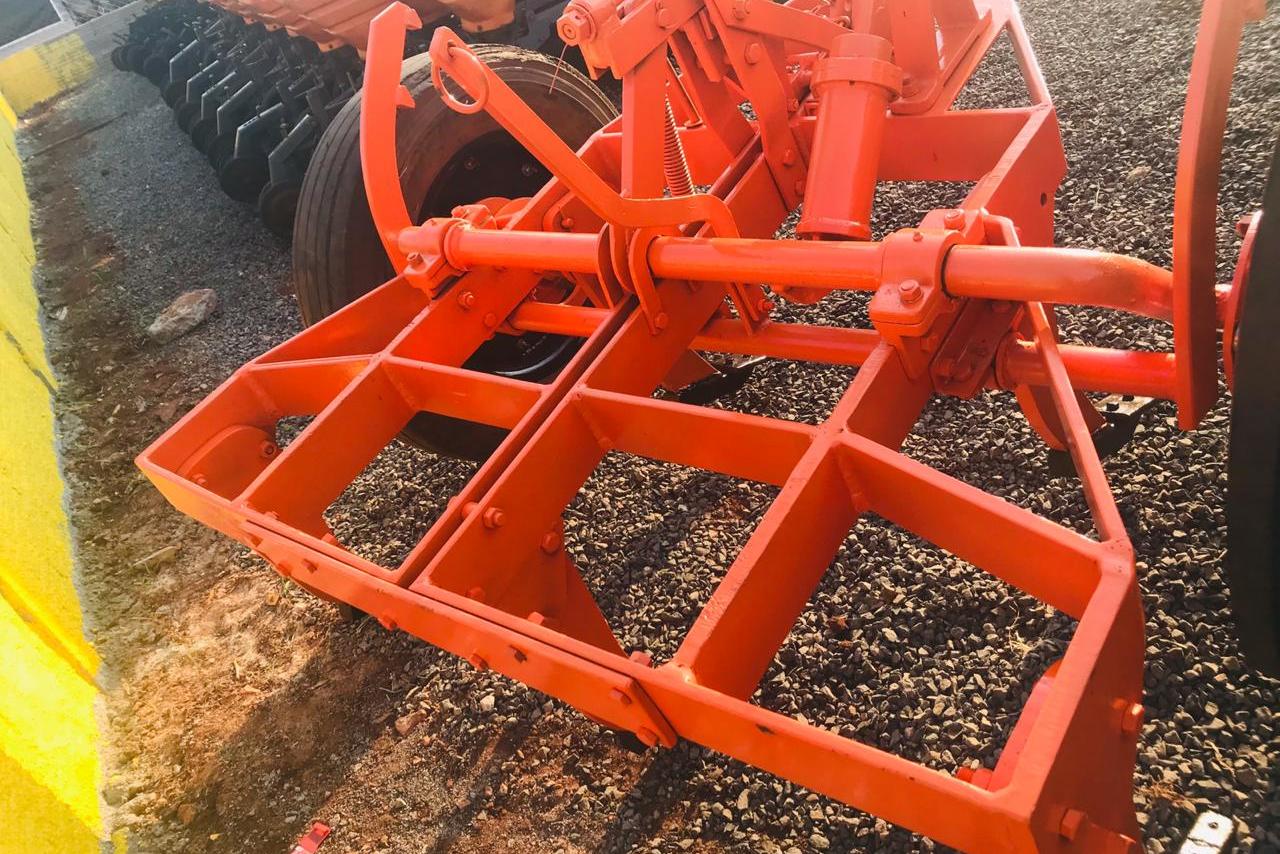 Multimarcas Com Rodas e Pneus 900x20, 05 Pes -  6